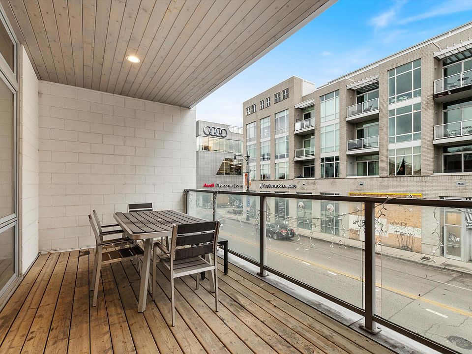 Private front deck
