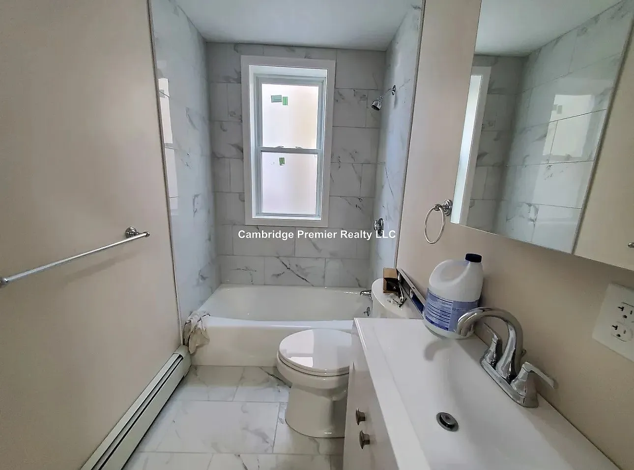 2 bed, 1000 sqft, $3,400 — Photo 3
