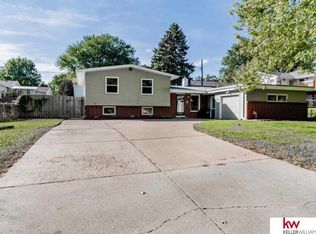 2710 N 102nd St, Omaha, NE 68134