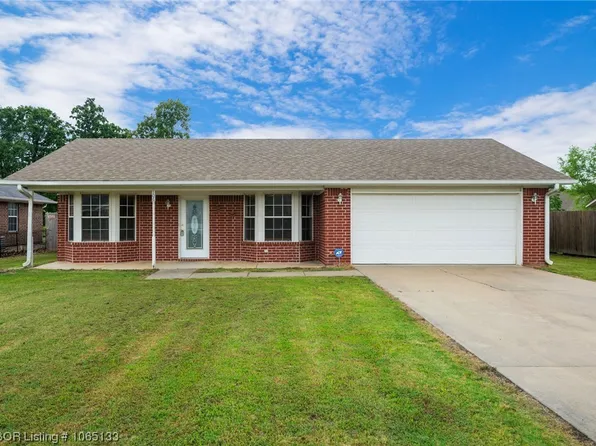 106 Commanche Loop, Roland, OK 74954