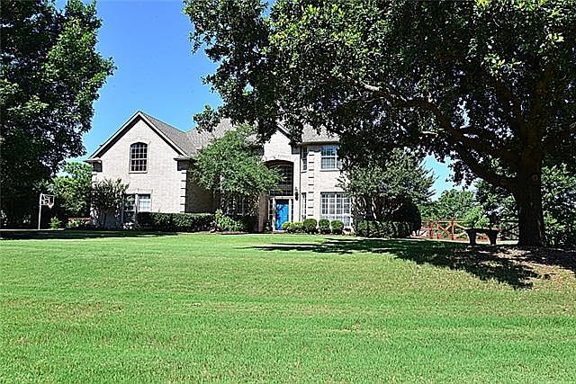 1st image of 300 Highland Ct