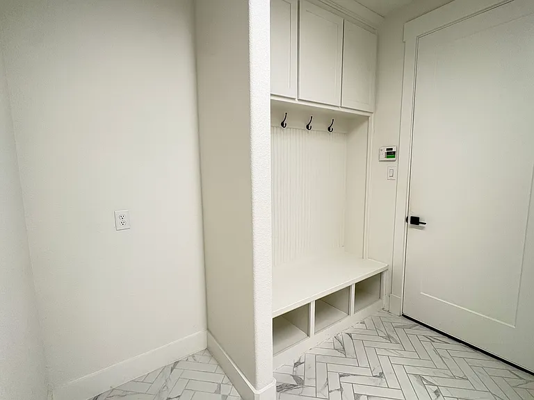 1451 Maplewood Dr — Photo 27