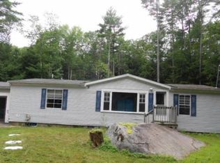 268 Long Shores Dr, Barrington, NH 03825