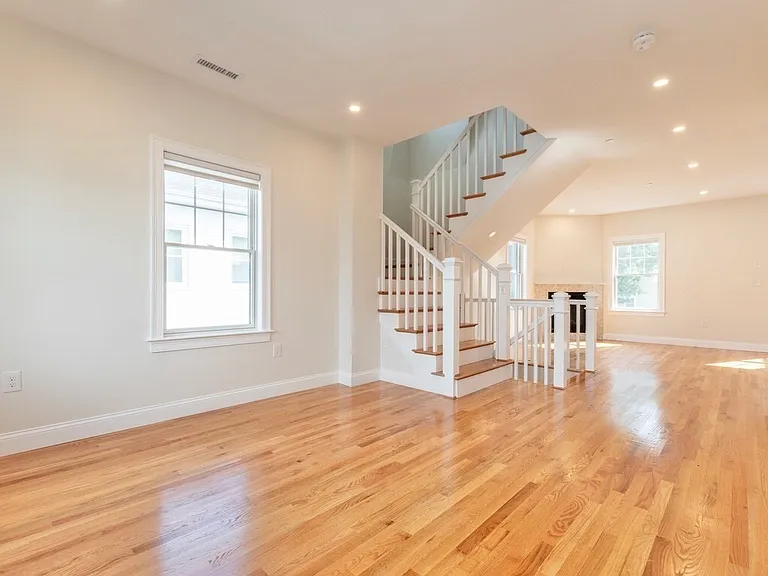 210 Adams St #3 — Photo 27