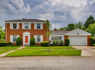 215 E Lahon St, Park Ridge, IL 60068