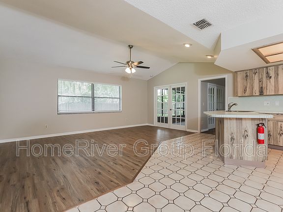4th image of 2503 Sprucewood Ln