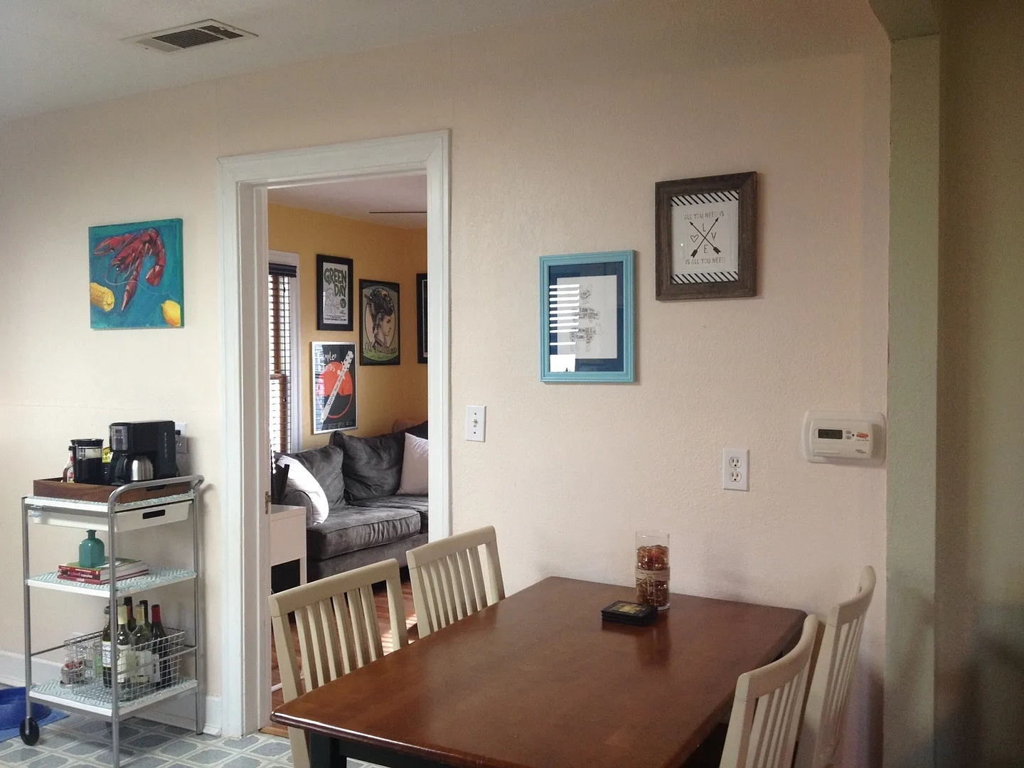 Charming 2/1 House in Hyde Park- Available for August! — Photo 2