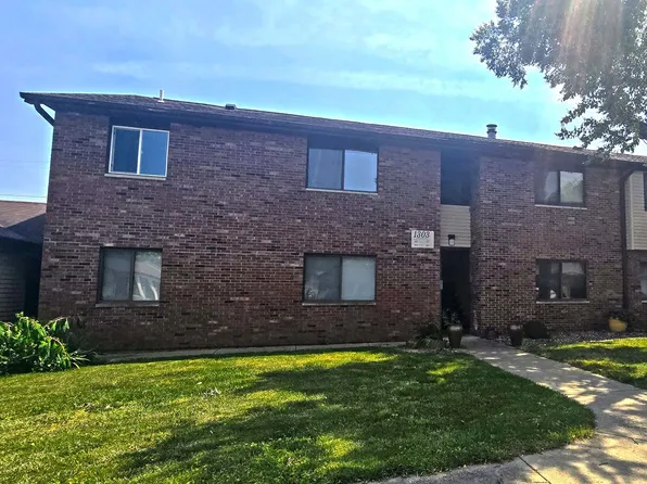 1303 Christopher Cir APT 8, Urbana, IL 61802