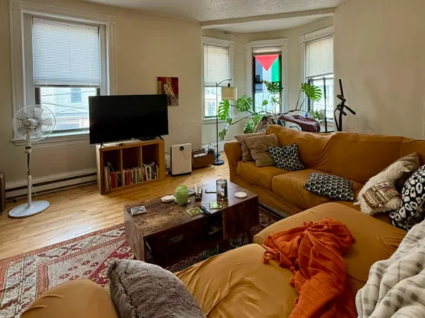 33 Gay Head St #3, Boston, MA 02130