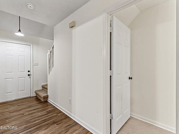 5th image of 1118 Blinken St