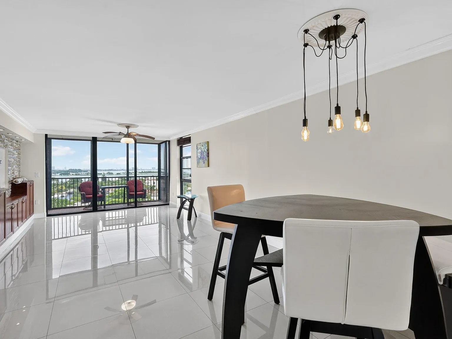 2 bed, 2.0 bath, 1158 sqft, $2,750 — Photo 4