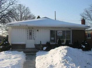 905 Saint John St, Wyandotte, MI 48192