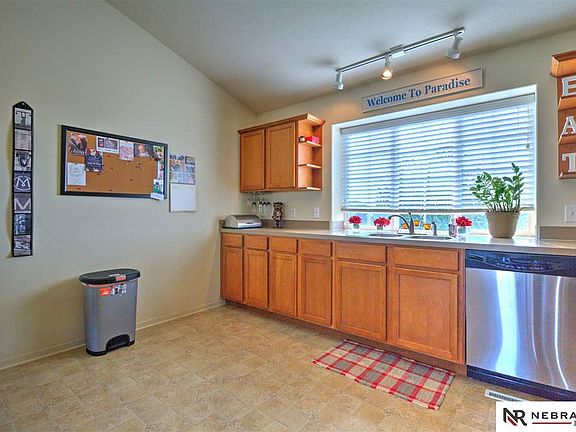 5th image of 4527 N 165th St