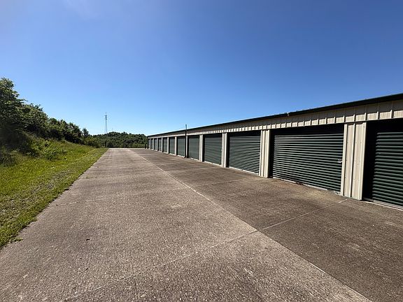 2nd image of 100 Lynn Pope Ln