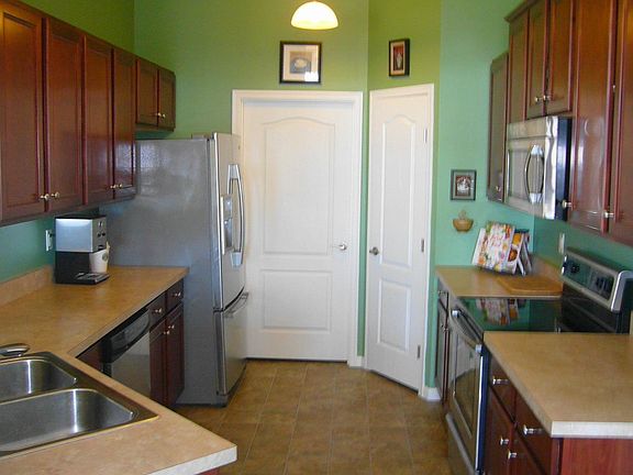 3rd image of 7613 Skyview Cir