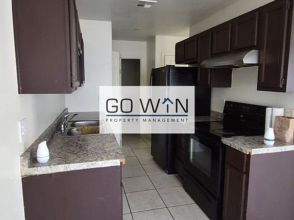 2nd image of 3006 E Granada Rd #C