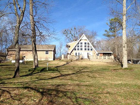 5th image of 359 Bay Ln