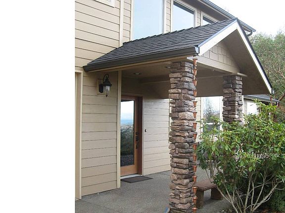 2nd image of 1410 SE Parkwood Dr