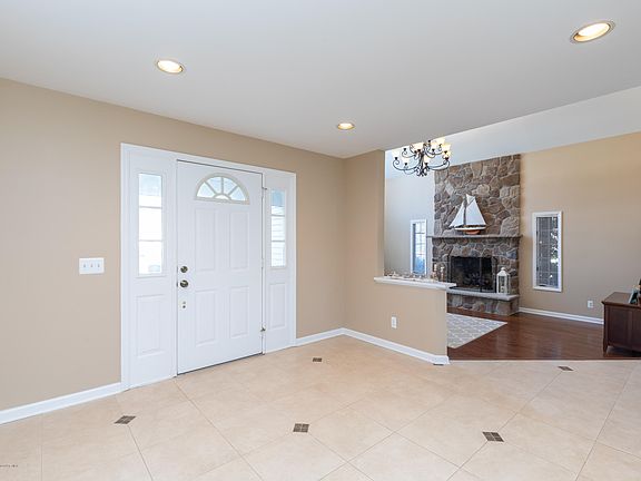4th image of 1301 W Chicago Blvd