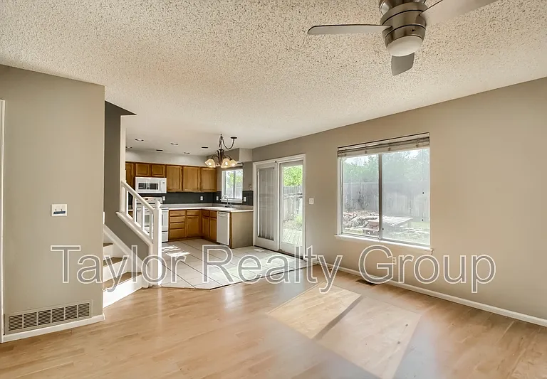 13460 Vine St — Photo 8