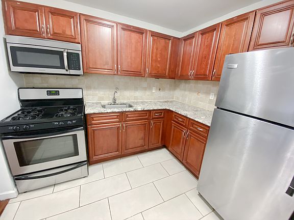 4th image of 137 Herkimer St #2E