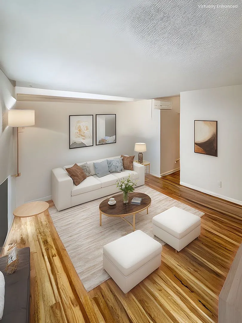 1816 Hillhurst Ave — Photo 2