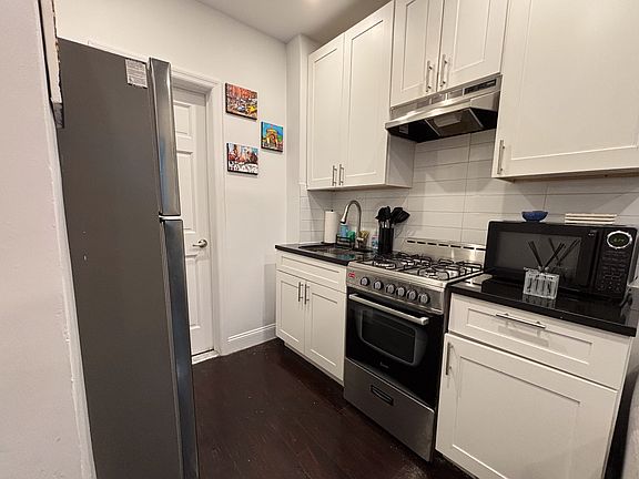 4th image of 103 Saint Marks Pl APT 3A