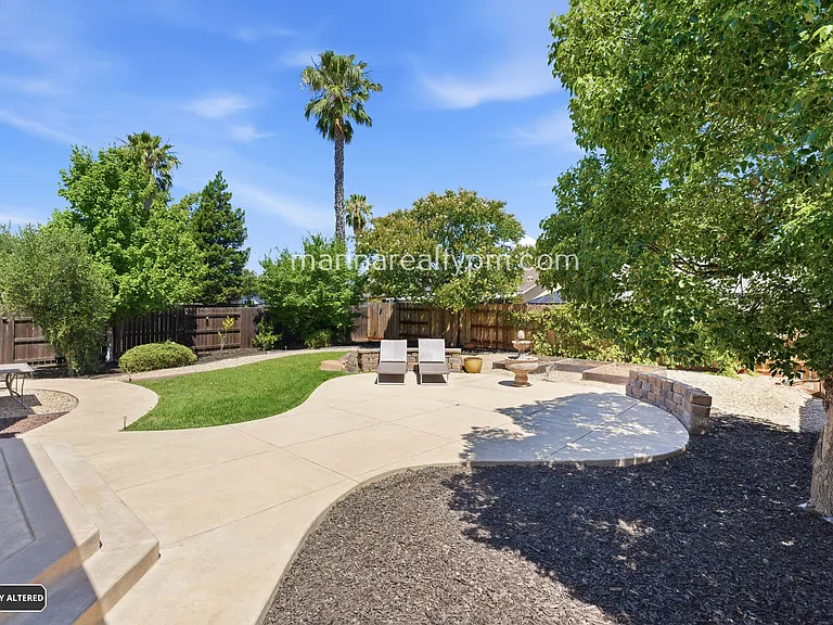 208 Buttercup Cir — Photo 50