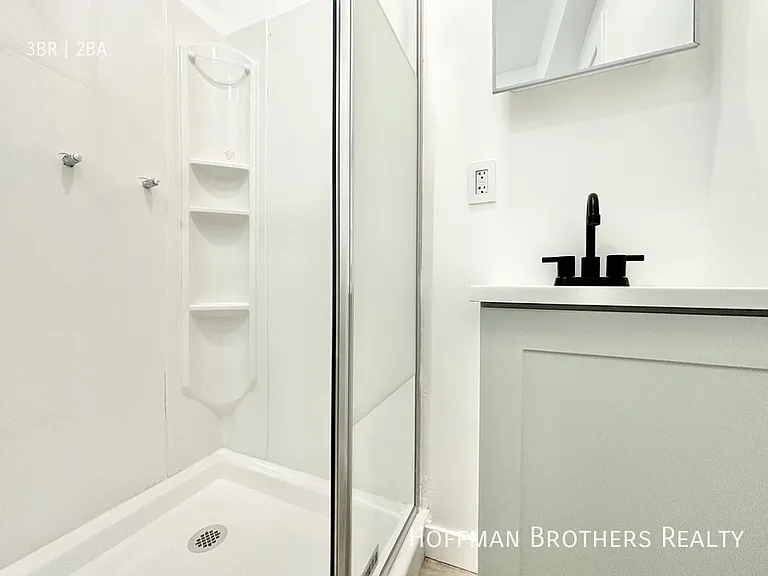 1518 W 11th Pl #1/2 — Photo 7