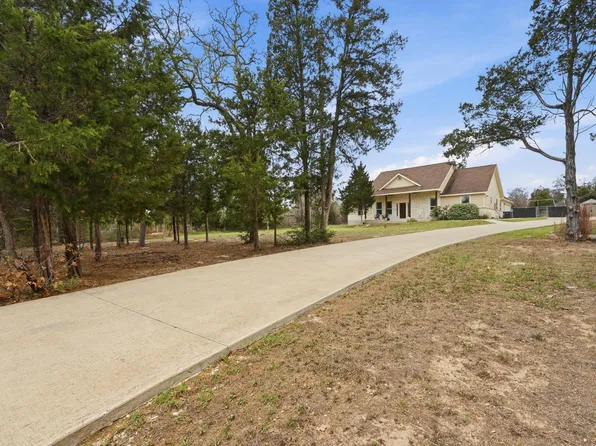 202 Cedar Hills Dr, Elgin, TX 78621