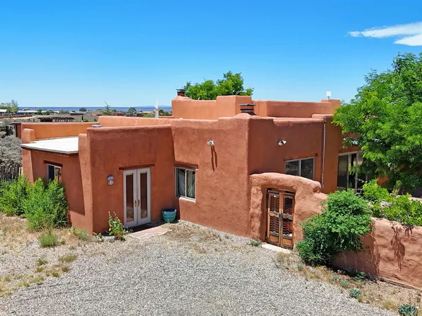 9 Calle Angelo, Ranchos de Taos, NM 87557