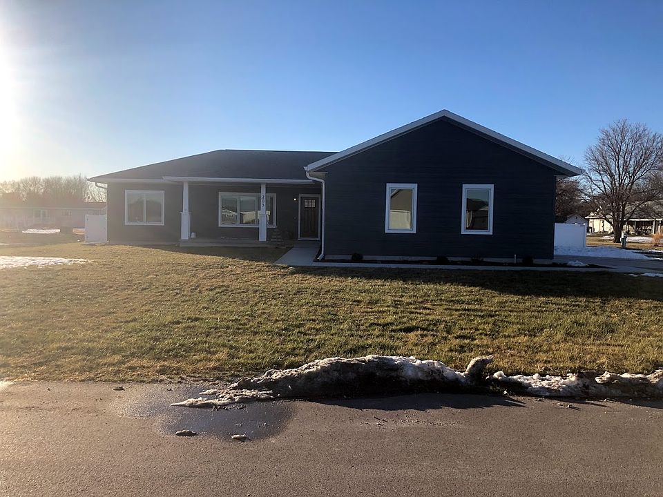 1st image of 203 Sierra Ave