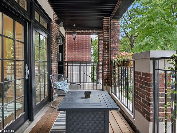 4th image of 3249 N Clifton Ave #1