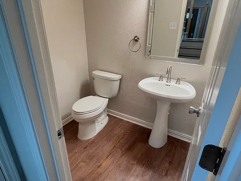 524 Josephine St — Photo 5