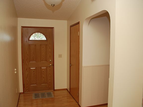 5th image of 533 Tonya Ct SE