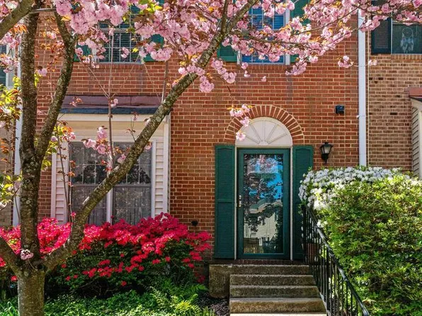 5706 Lakeside Oak Ln, Burke, VA 22015