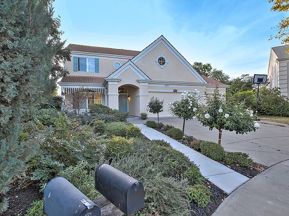 3rd image of 516 Spaatz Ct