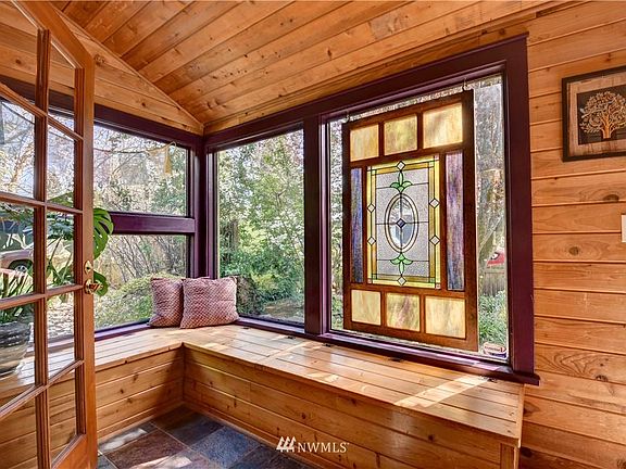 4th image of 1626 Glass Ave NE