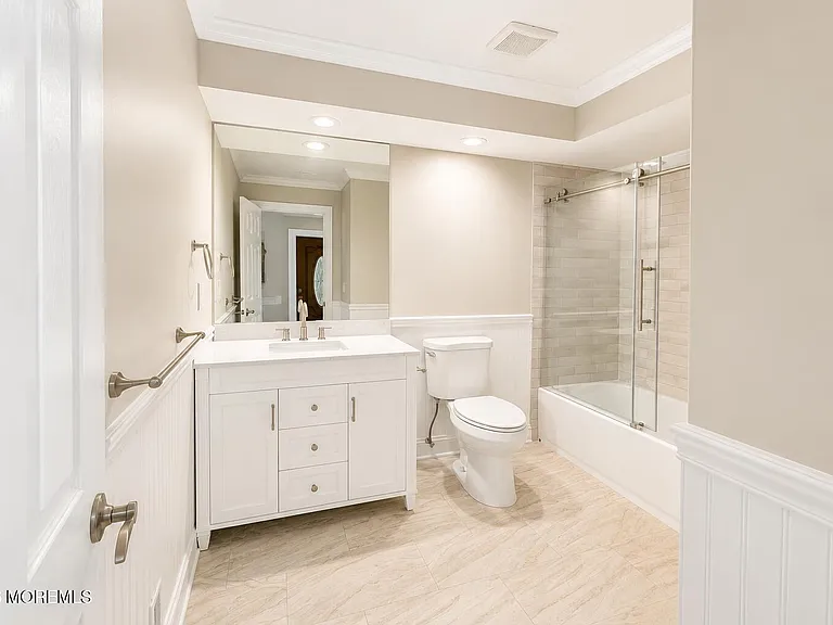 75 E Washington St — Photo 14