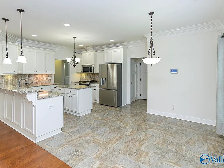 161 Huntsmen Ln — Photo 8