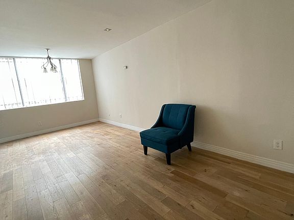 4th image of 448 S Alexandria Ave APT 103