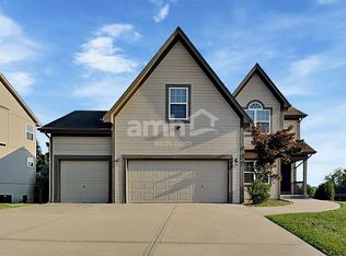 1901 NE 92nd St, Kansas City, MO 64155