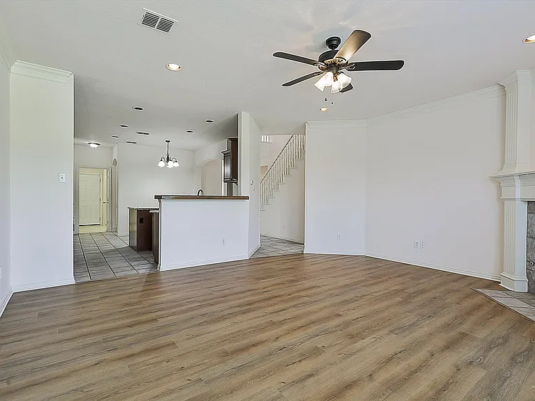 9233 Dark Forest Dr — Photo 3
