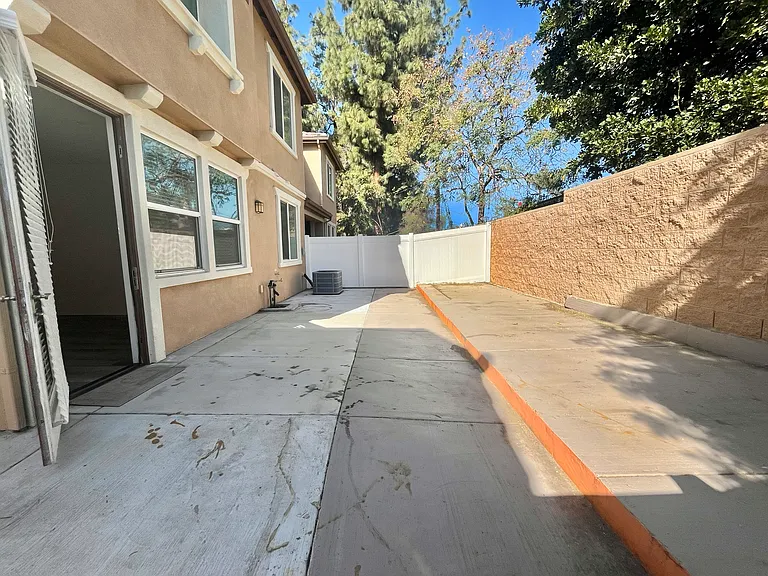 7805 Marbil Ln — Photo 32