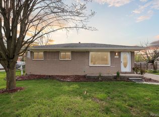 24230 Mount Olive Dr, Brownstown, MI 48134
