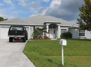 1021 SE Spinnaker Ave, Port Saint Lucie, FL 34983