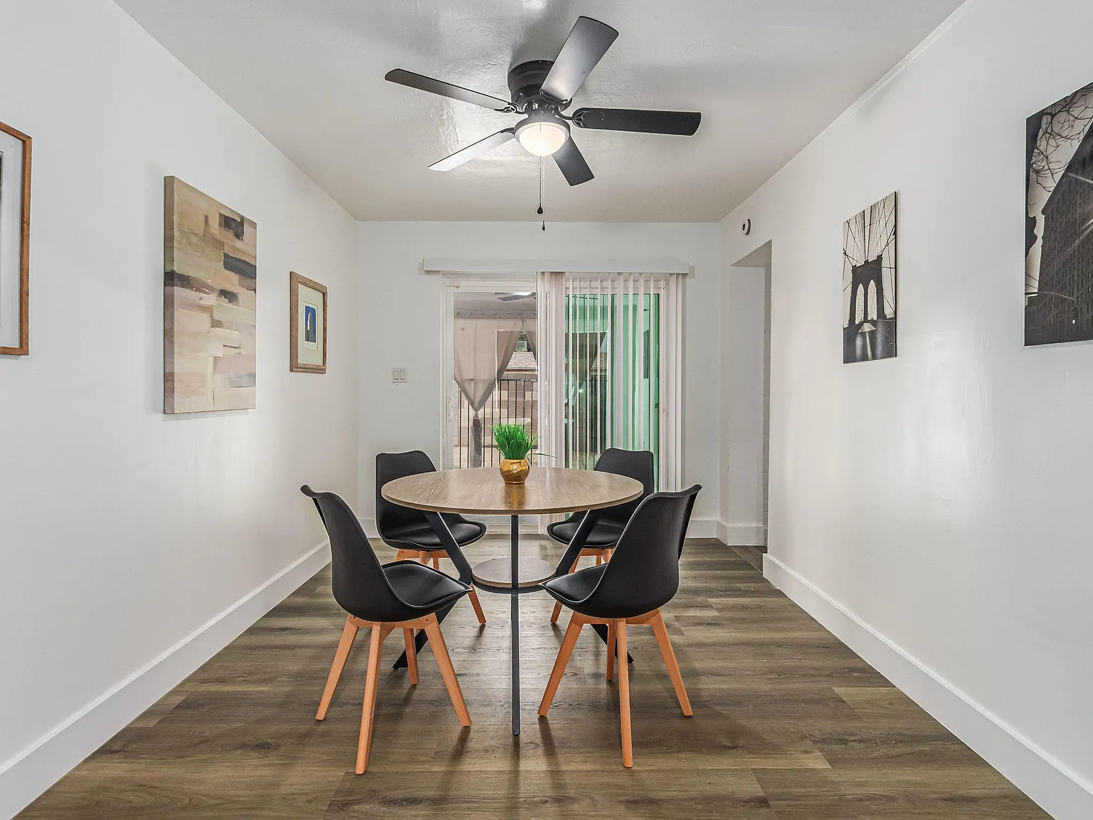 4 bed, 3.0 bath, 2144 sqft, $940 — Photo 3