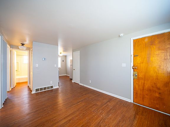3rd image of 468-474 Elsmere St #472-D