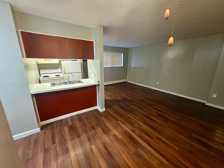 1355 Ohmer Ave #3 — Photo 7