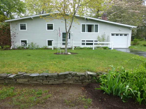 5 Windsor Court, Old Saybrook, CT 06475